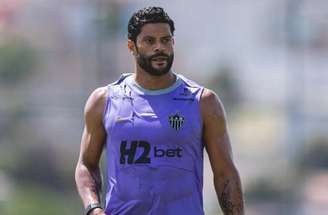 Hulk em conversa com Barba antes de ser substituído –