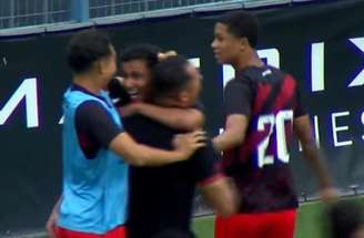 Athletico subiu na tabela com goleada sobre o Corinthians –