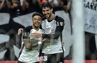 Lingard marcou um dos gols do Corinthians contra o Peñarol –