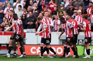 Momento do primeiro gol do Brentford na vitória sobre o West Ham –
