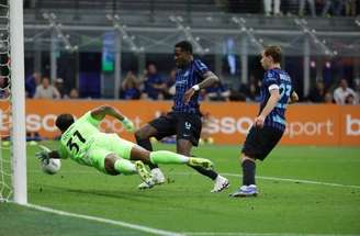 Marcus Thuram comemora o primeiro gol na vitória que garantiu o título da Internazionale –  Marco Luzzani/Getty Images