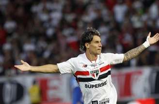 Ferreira comemora seu gol mas não foi suficiente para a vitória –