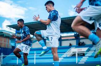Time peruano treina forte para surpreender o gigante brasileiro –