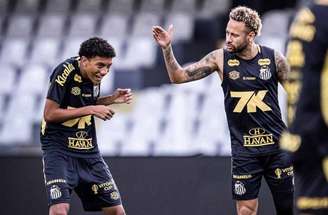 Robinho Jr. no CT Rei Pelé –