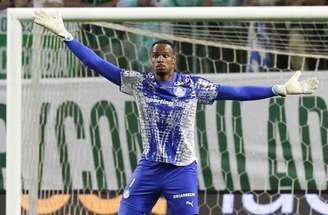Carlos Miguel em ação com a camisa do Palmeiras –