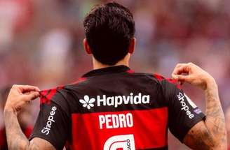Pedro se livra de Robert Renan, do Vasco, para marcar um golaço no Clássico dos Milhões –