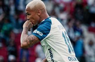 Avante marcou seu segundo tento com a camisa da representação equatoriana –