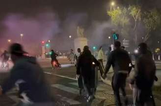 Ruas de Paris vivem madrugada violenta após semifinal da Champions League –