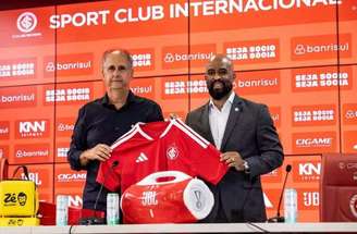 Carlos Noval ficou 15 anos no Flamengo –