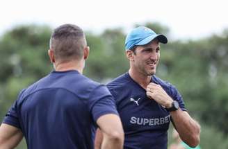 Bernal fica à disposição de Zubeldía contra o Vitória –