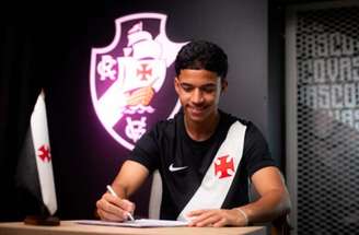 Andrey Fernandes, de 18 anos, é uma das principais joias do Vasco –