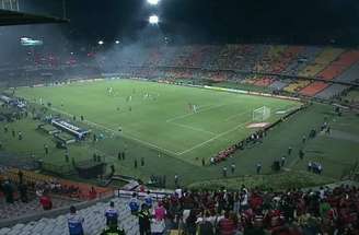 Independiente Medellín x Flamengo paralisado pela arbitragem –