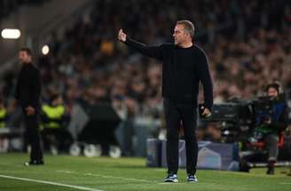 Hansi Flick prefere focar no Barcelona e evitar citar crise do rival –
