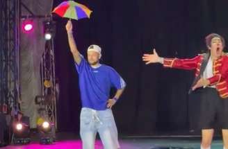 Neymar dançando no circo –