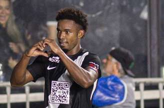 Vasco ganhou o Athletico, em São Januário –