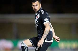 Thiago Mendes comemora gol do Vasco –