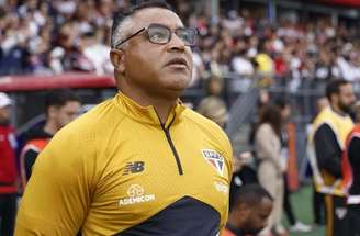 Diretoria do São Paulo descarta demitir Roger Machado após derrota no clássico –