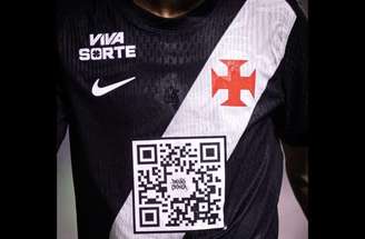 Jogadores do Vasco entraram em campo com QR Code na camisa –