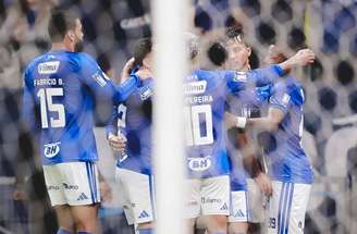 Vitória leva o Cruzeiro às oitavas da Copa do Brasil.