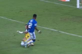Tadeu manda mensagem para a torcida do Goiás após a confirmação da fratura.