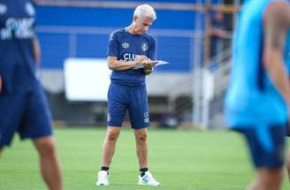 Luís Eduardo é zagueiro oriundo da base e estará à disposição do treinador Luís Castro –