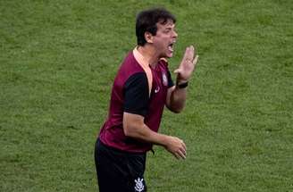 Diniz em ação durante Corinthians x Barra.