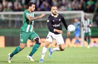 Júnior Santos finaliza mal –