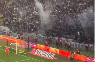 Arruaceiros usam sinalizadores para causar tumulto e criar clima de ameaças contra o Nantes –
