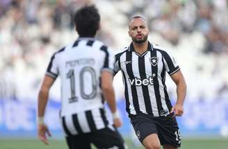 Arthur Cabral lidera vitória sobre o Corinthians no Nilton Santos –