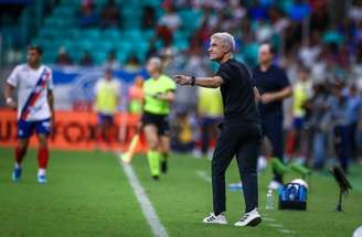 Luís Castro durante Bahia x Grêmio pelo Brasileirão – FOTO: LUCAS UEBEL/GREMIO FBPA