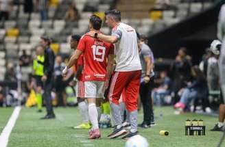 Carbonero recebe o terceiro amarelo e, assim, está fora do jogo contra o Vitória –