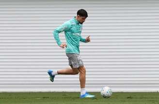 Piquerez quer voltar antes da pausa para ainda ter chance na Copa –