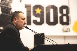 Guilherme se apresenta aos jogadores do Galo –