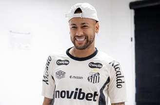 Patrocinadora adotará as cores branco e preto em uniforme do Santos na Sul-Americana –