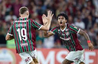 John Kennedy comemora o gol diante do Bolívar-BOL –