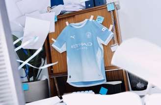 Parte da frente da nova camisa do City –