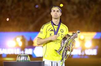 Cristiano Ronaldo comemora o segundo gol marcado na vitória do Al-Nassr por 4 a 1 sobre o Damac –