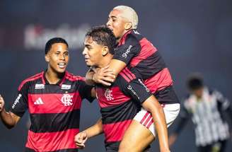 Josmar é festejado após balançar a rede santista no Luso-Brasileiro –