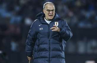 Marcelo Bielsa durante jogo da seleção do Uruguai nas Eliminatórias para a Copa de 2026 –