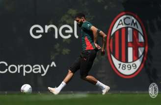 Se vencer o Cagliari, Milan retorna à Champions após um ano fora –