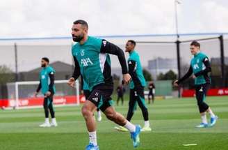Mohamed Salah durante atividade no CT do Liverpool –
