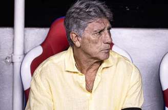 Renato Gaúcho saiu sob xingamentos do gramado de São Januário –