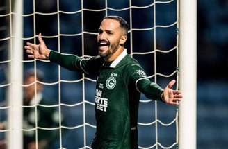 Esmeraldino jogou com um a mais no segundo tempo e conquistou a vitória –