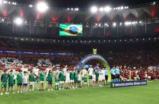 Paulinho provocou após marcar o terceiro gol do Palmeiras contra o Flamengo –