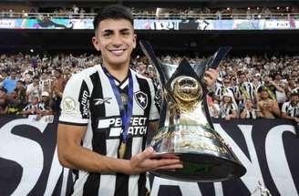 Botafogo ainda sofre para pagar contratação de Thiago Almada, hoje na Espanha –