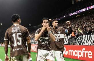 Corinthians, apático, perde em casa para o Platense.