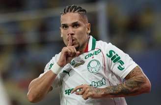 Paulinho provocou após marcar o terceiro gol do Palmeiras contra o Flamengo –
