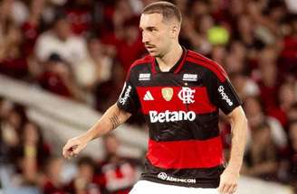 Léo Ortiz em campo pelo Flameng0 –