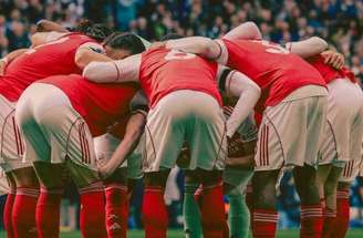  Arsenal tem campanha campeã na Inglaterra e pode repetir a dose na Champions.