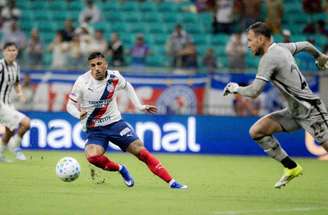 Botafogo perde para um Bahia em crise –